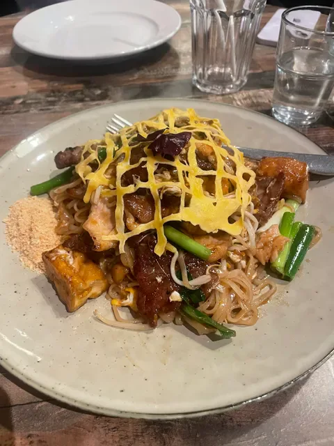 OUT 4 THAI