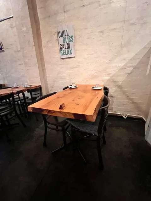 OZZYTHAI Cafe Bar Restaurant
