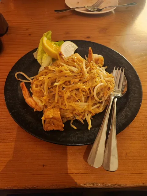 OZZYTHAI Cafe Bar Restaurant