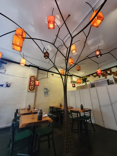 OZZYTHAI Cafe Bar Restaurant