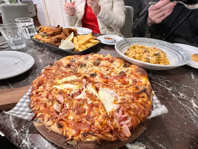 Paloma Pizza & Pasta Restaurant