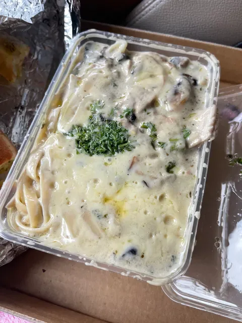 Pero's Pizza House