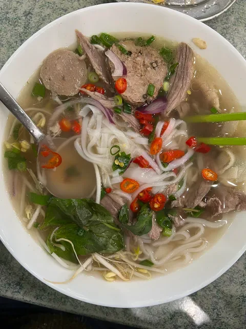 PHO Hung Preston