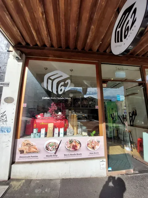Pho Rolls 62