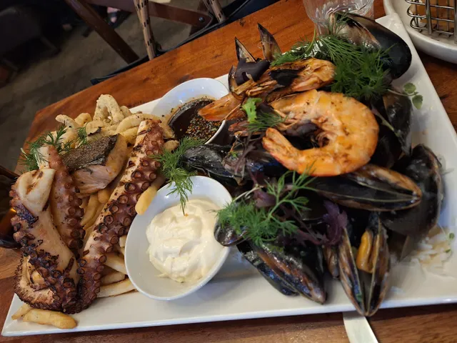 Piatella Cafe Bar
