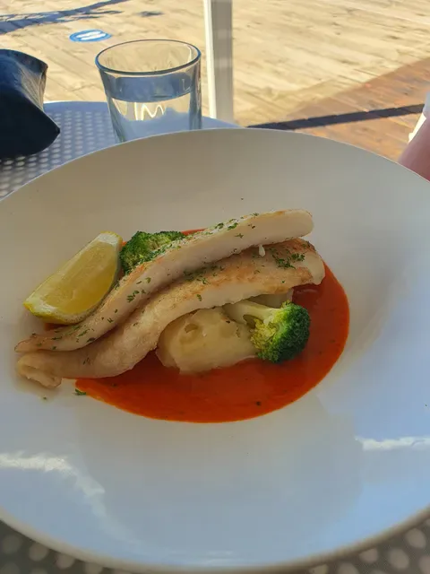 Pier 35 Bar & Grill