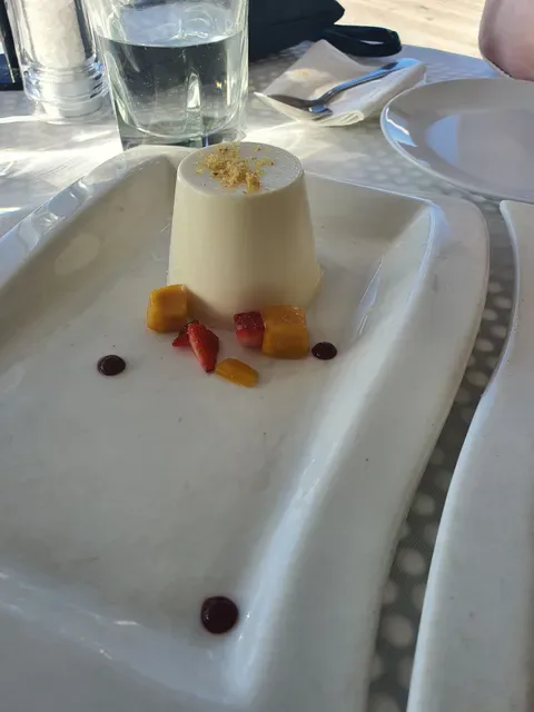 Pier 35 Bar & Grill