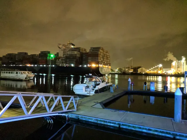 Pier 35 Bar & Grill