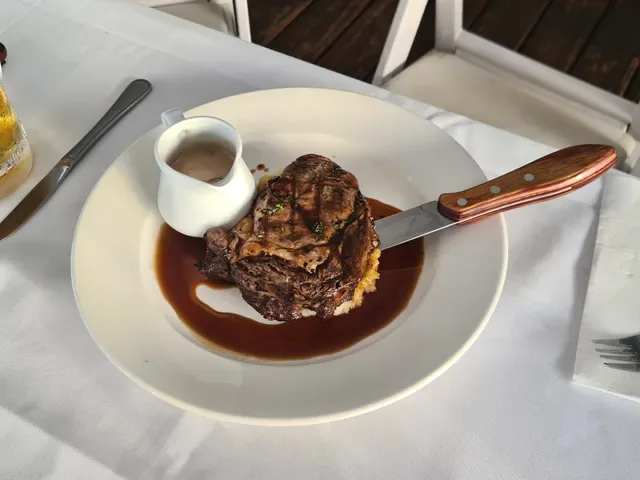 Pier 35 Bar & Grill