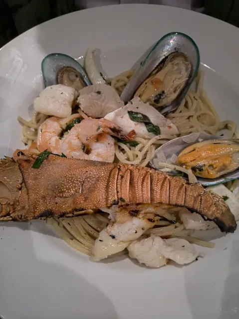 Pier 35 Bar & Grill