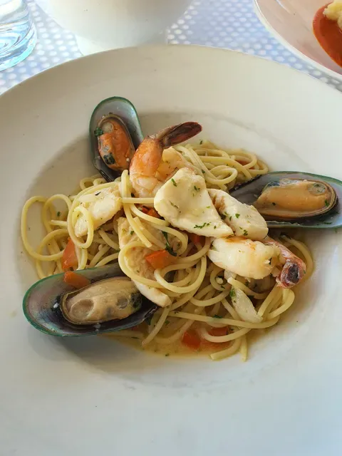 Pier 35 Bar & Grill