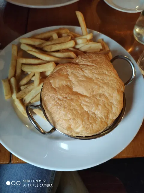 Pig & Whistle Tavern