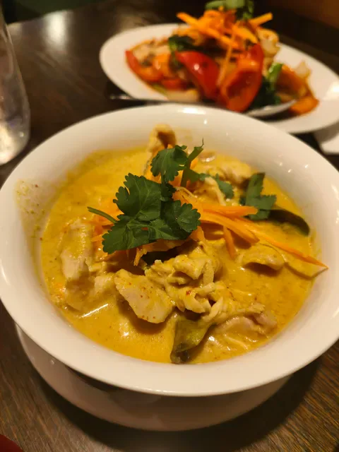 Piyada Thai Macleod