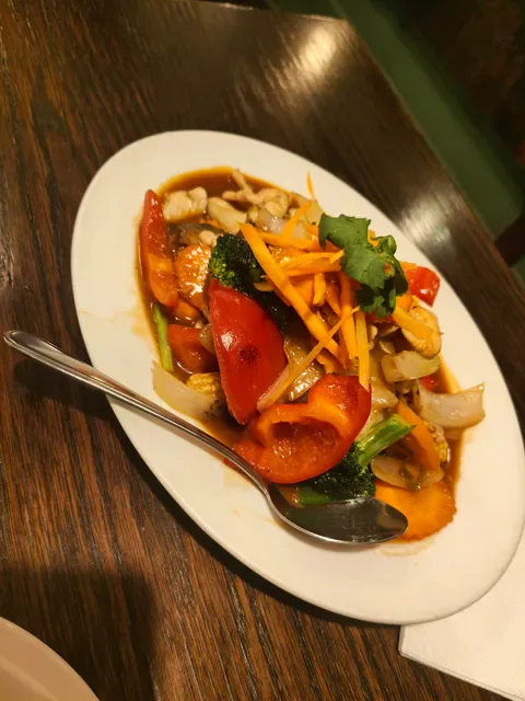 Piyada Thai Macleod