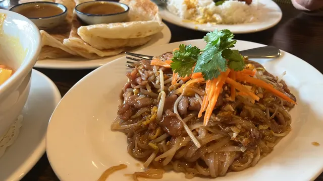 Piyada Thai Macleod