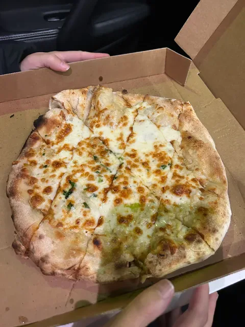 Pizza Lioni