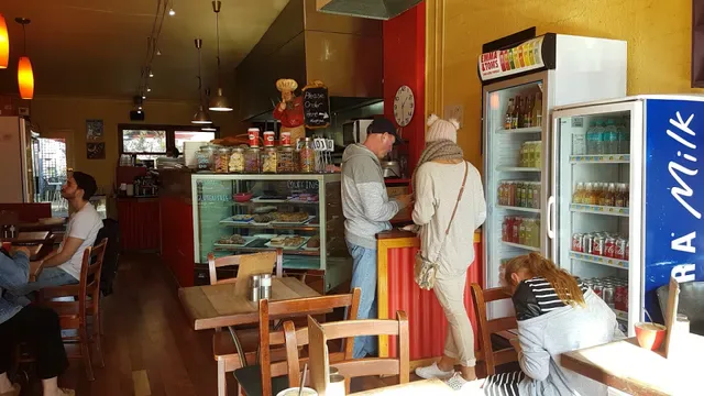 Pops Cafe Bar