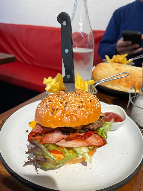 Pops Cafe Bar