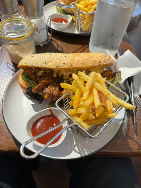 Pops Cafe Bar