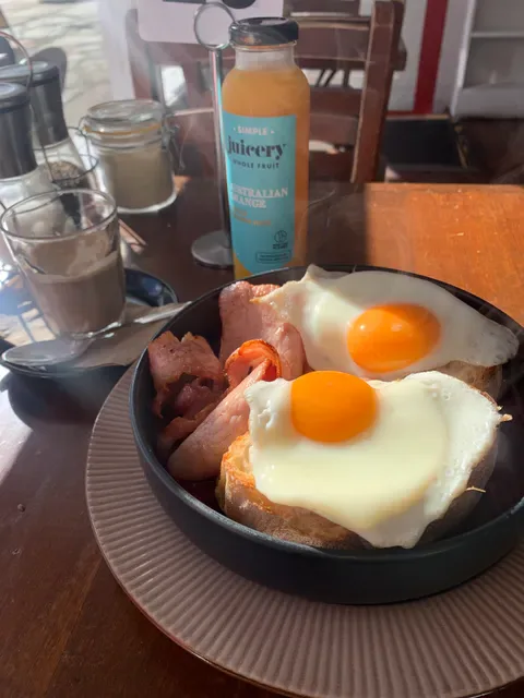 Pops Cafe Bar