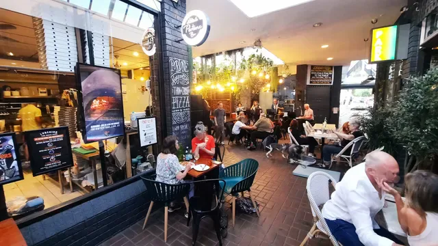 Portone Woodfired Pizza & Bar