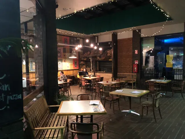 Portone Woodfired Pizza & Bar