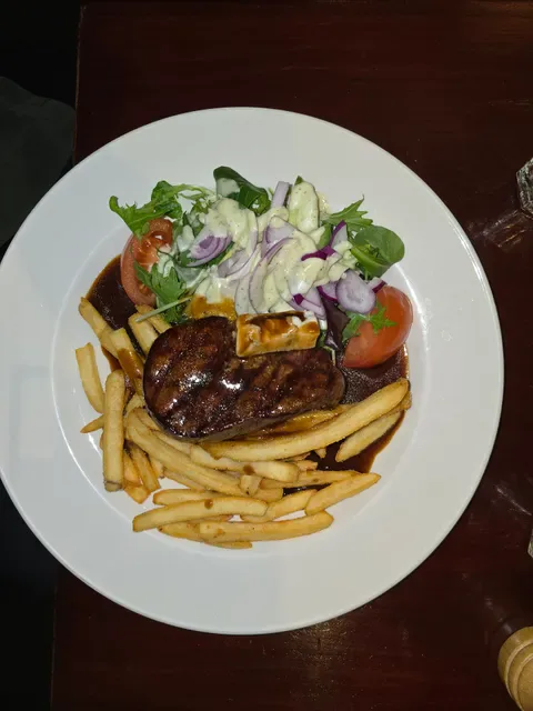RaceTrack Cafe