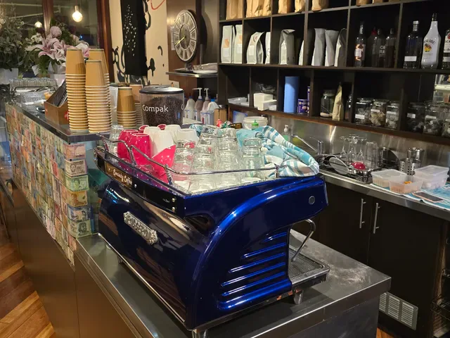 RaceTrack Cafe