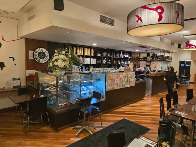 RaceTrack Cafe