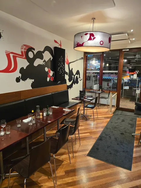 RaceTrack Cafe