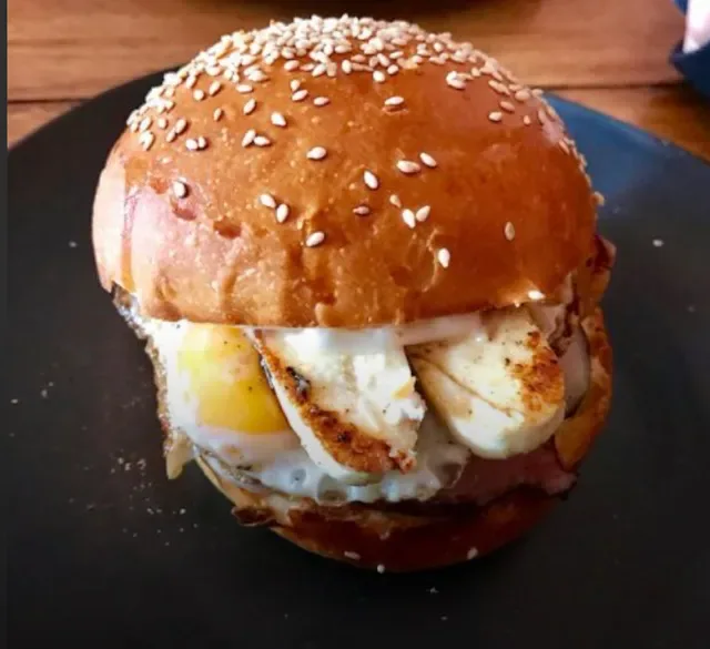 Raqwa Cafe & Bakery