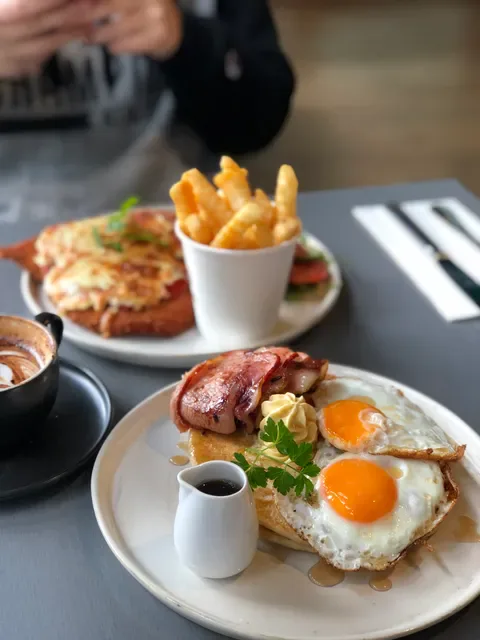 Rathdowne & Reeves Cafe