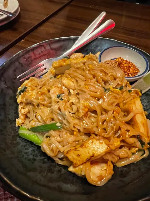 Red Petite Thai Cafe