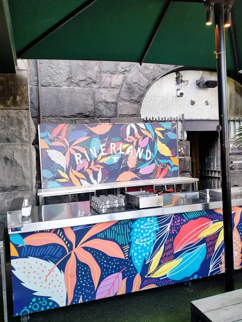 Riverland Bar