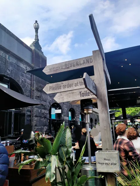 Riverland Bar