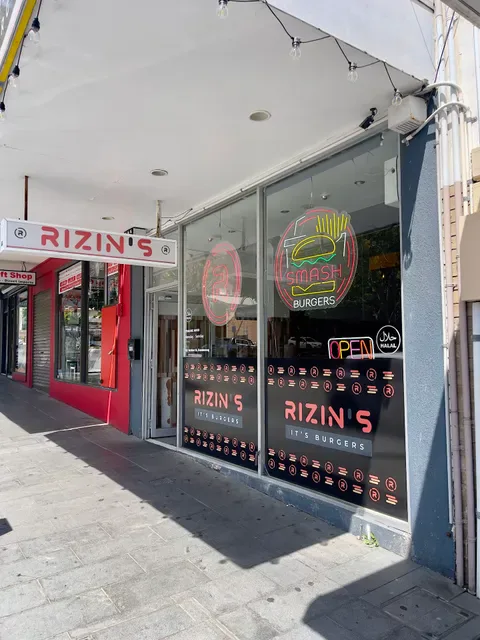 Rizin's Smash Burgers