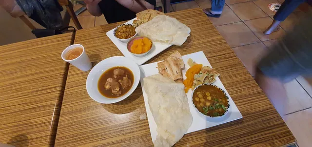 Rosh Restaurant