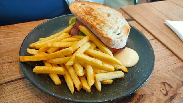 Round About Cafe