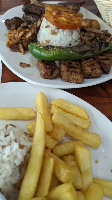 Roxy Kebabs & Cafė Mill Park