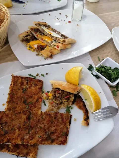Roxy Kebabs & Cafe Coolaroo