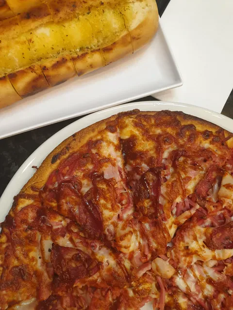 Roza’s Kitchen - Pizza, Burgers, Pasta