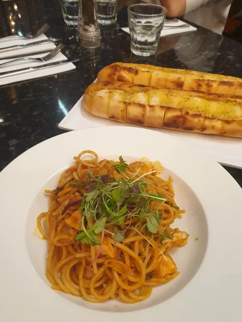 Roza’s Kitchen - Pizza, Burgers, Pasta