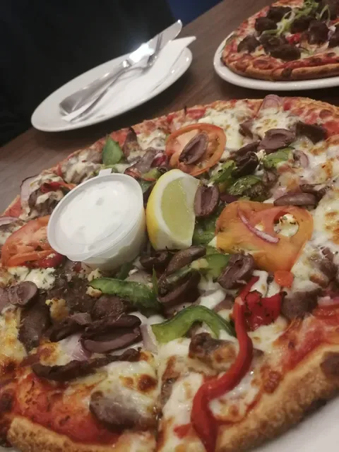 Roza’s Kitchen - Pizza, Burgers, Pasta
