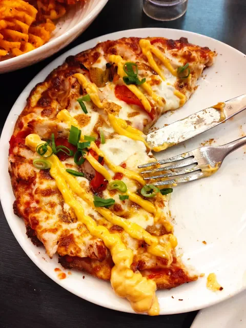 Roza’s Kitchen - Pizza, Burgers, Pasta
