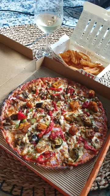 Roza’s Kitchen - Pizza, Burgers, Pasta