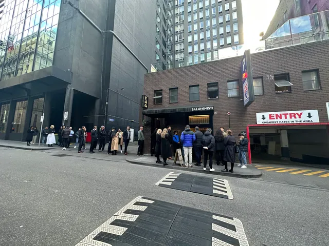 Saluministi Flinders Lane