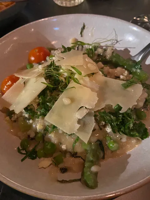 Saros Bar & Dining