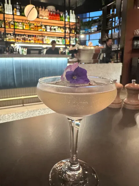 Saros Bar & Dining