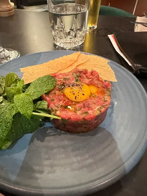 Saros Bar & Dining