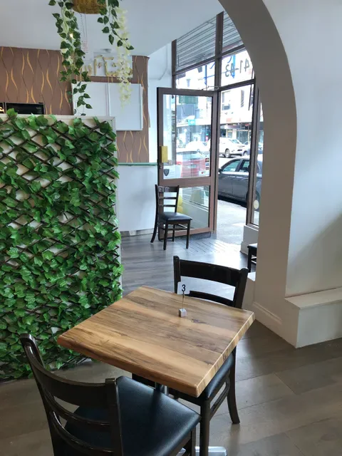 Savour cafe’ and juice bar